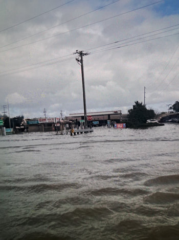 From car window, King tide plus rain, floods in Marin, January 3rd